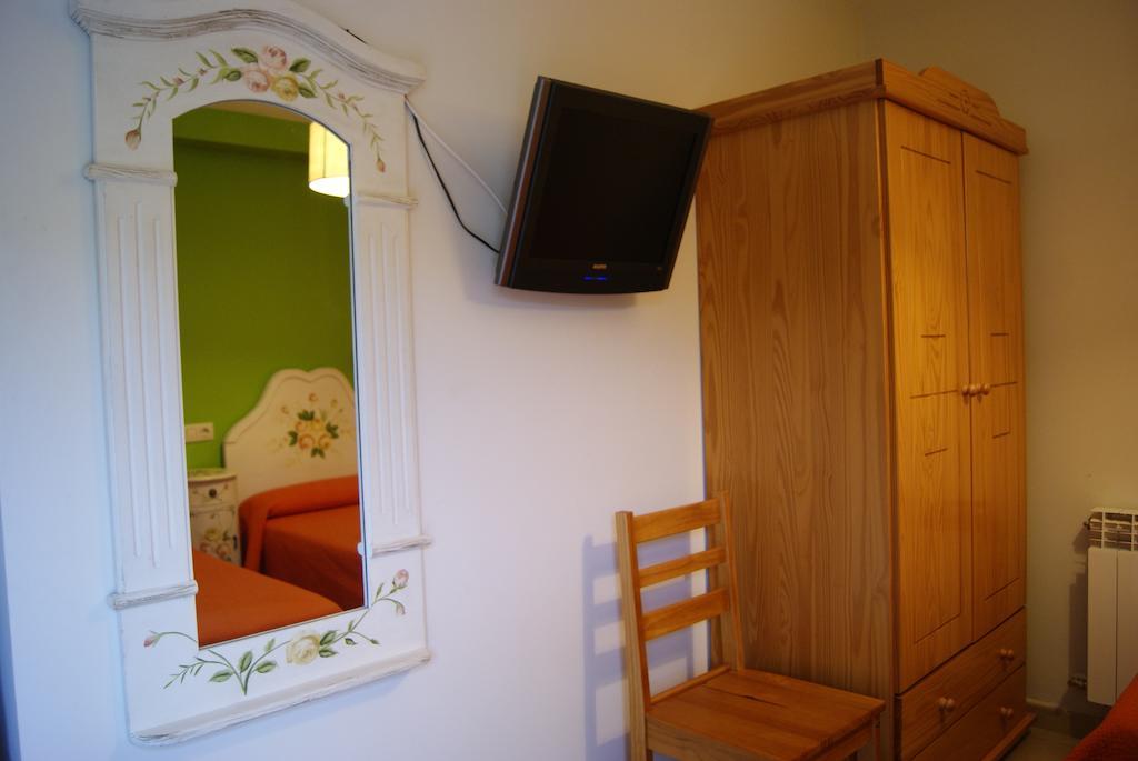 Hostal Penacardena Igea Exterior photo